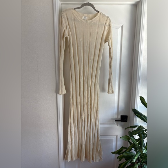 DISSH Dresses & Skirts - DISSH Cream Long-Sleeve Ribbed Maxi Dress